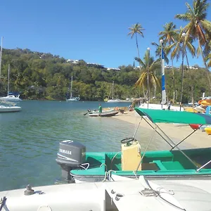 Bed & Breakfast Mango Beach, Marigot Bay